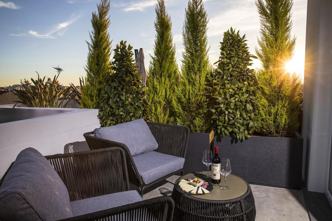 Bed and Breakfast Milestone (Adults Only) Куарту-Сант'Елена Екстер'єр фото